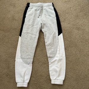 TNA/ARITZIA sweatpants- Size XS